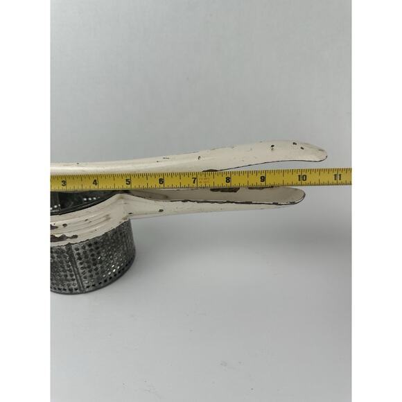 Ricer Potato Metal Kitchen Tool Enamel Vintage Gadget White Hand Manual Veggies - Picture 5 of 6